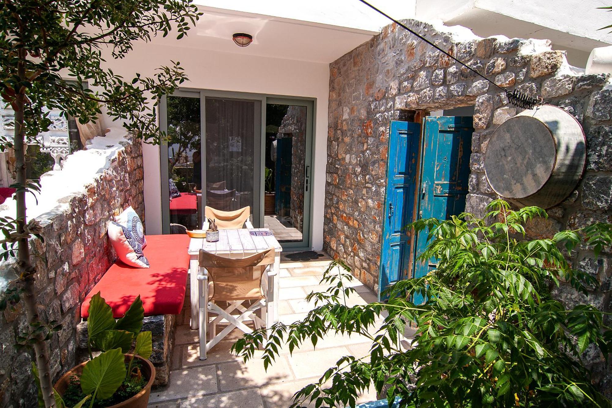 Pefkos Eye Apartment *