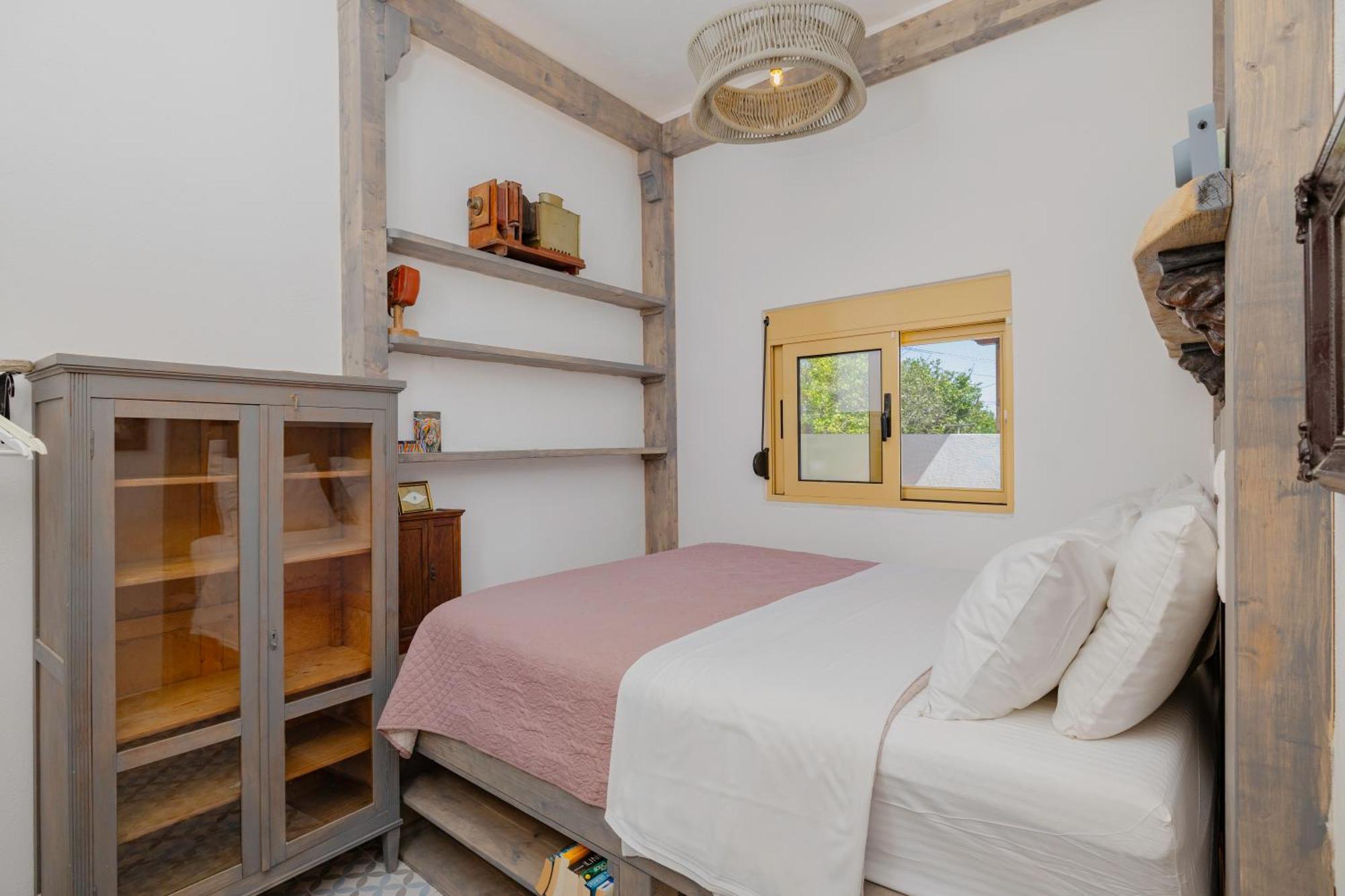 Eye Apartment