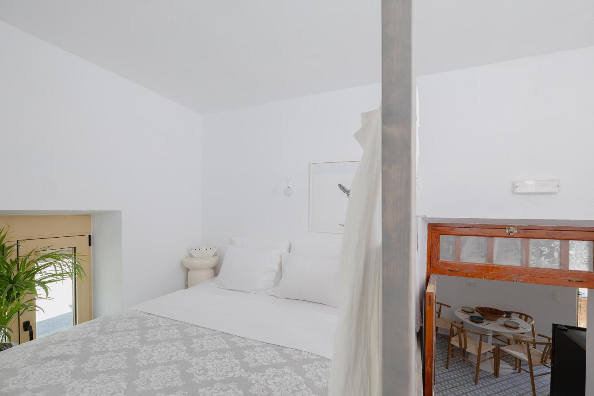 Eye Apartment